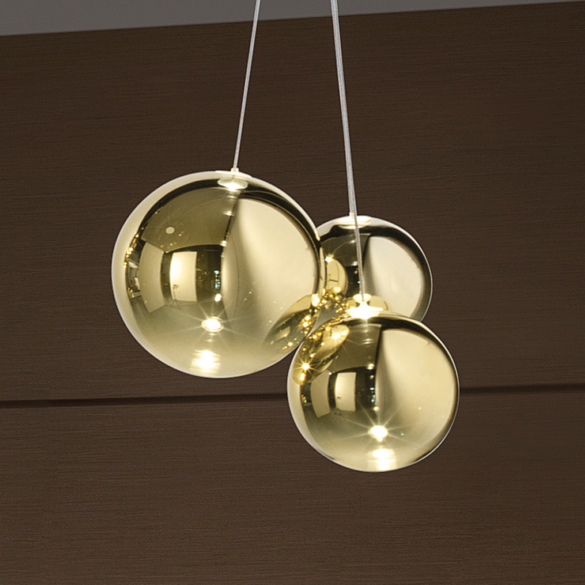 Lodes Random LED Pendelleuchte, Chrom - Gold, die Abbildung zeigt ein Random-Pendel, bestehend aus 3 Leuchten