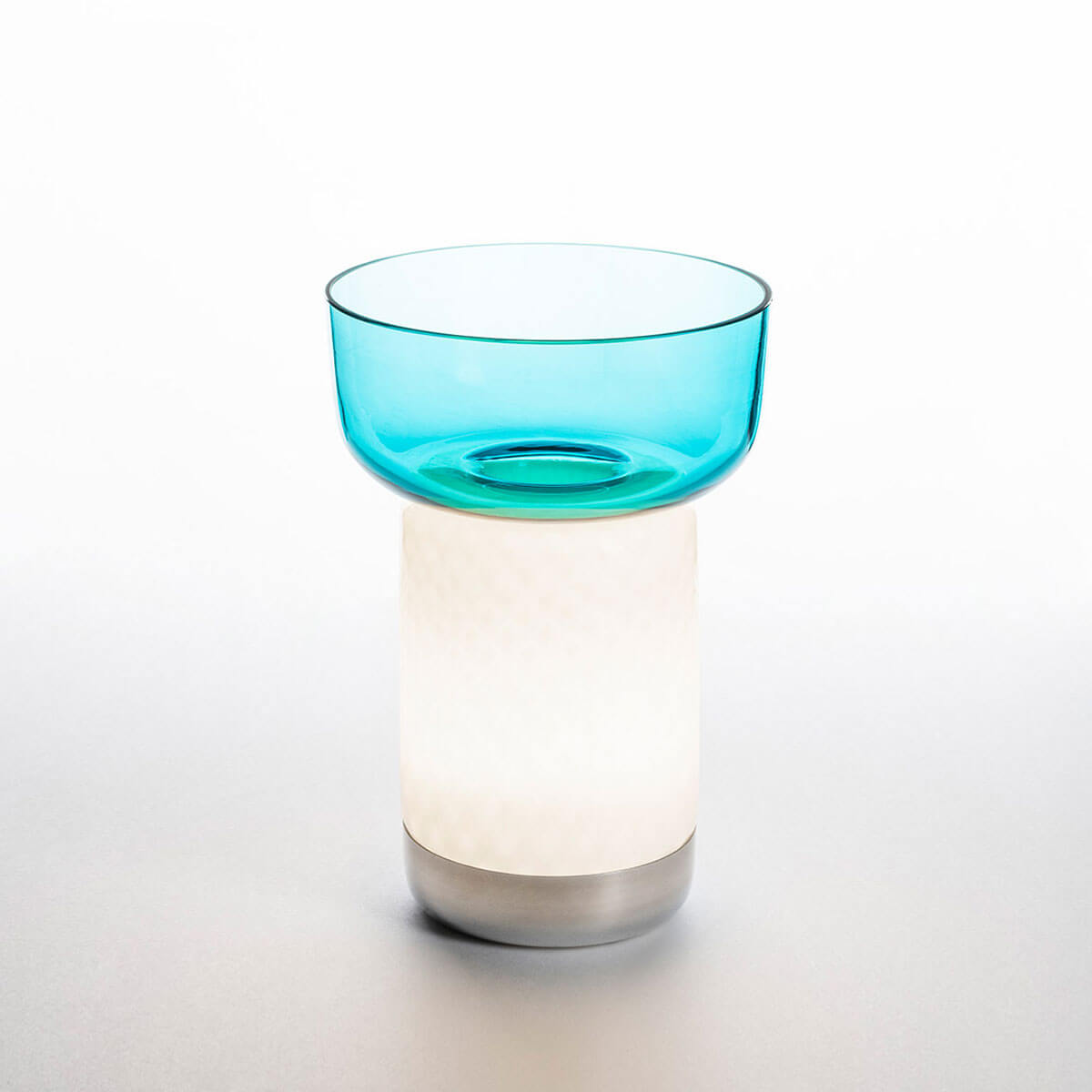 Artemide Bontà Portable LED Akkuleuchte, inkl. Schale, Glas: türkis
