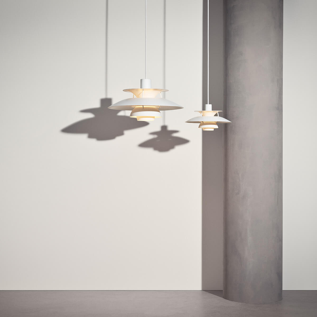 Louis Poulsen PH 5 Mini Monochrome Pendelleuchte und PH 5 Monochrome Pendelleuchte, weiß