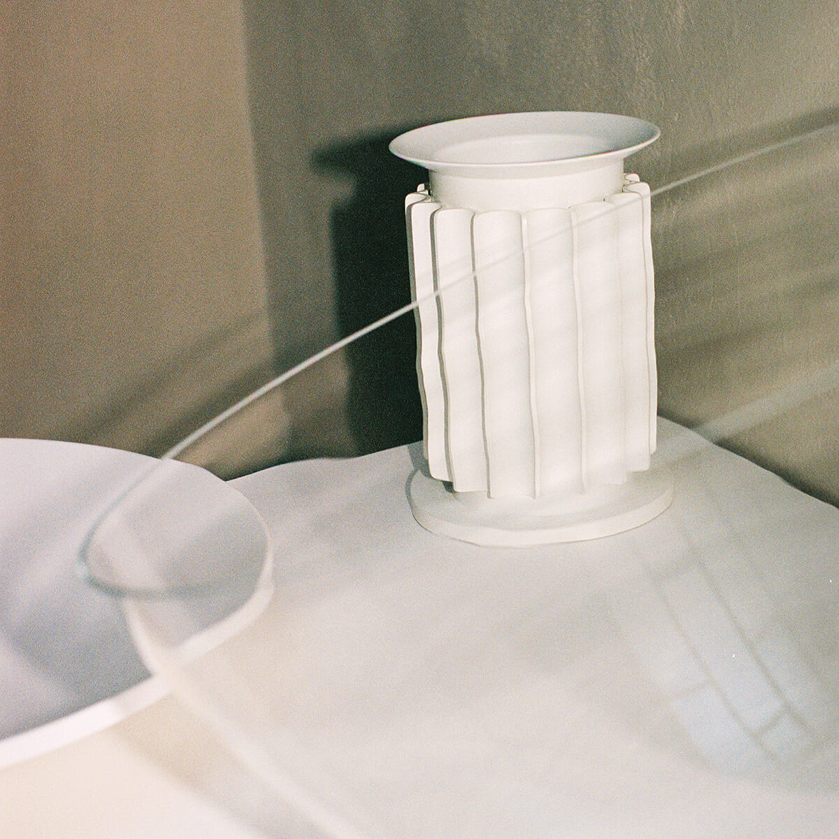 Flos Taccia Small LED Tischleuchte, weiß matt, Bestandteile (©Flos)
