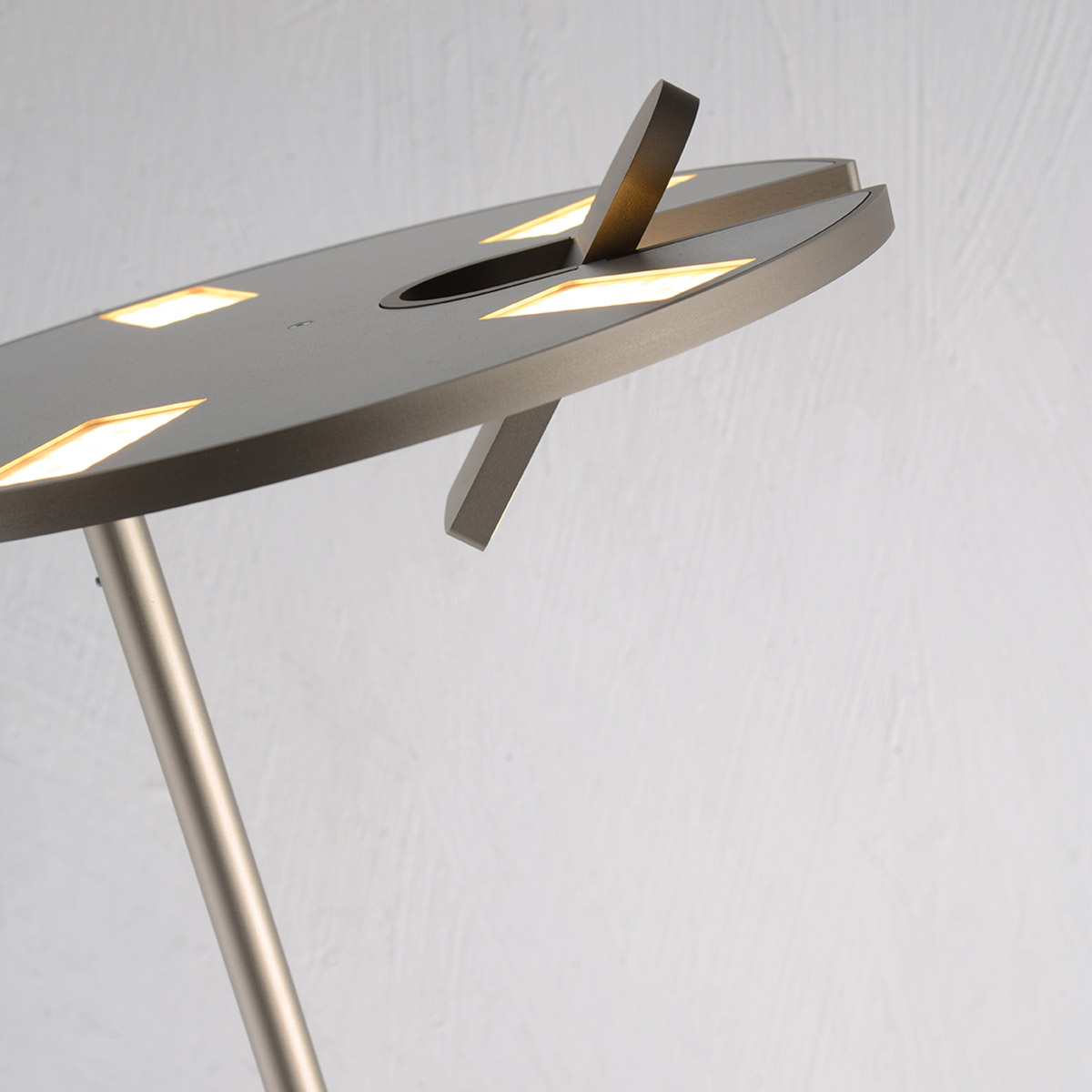 Bopp Share LED Stehleuchte, Bronze eloxiert, Detail