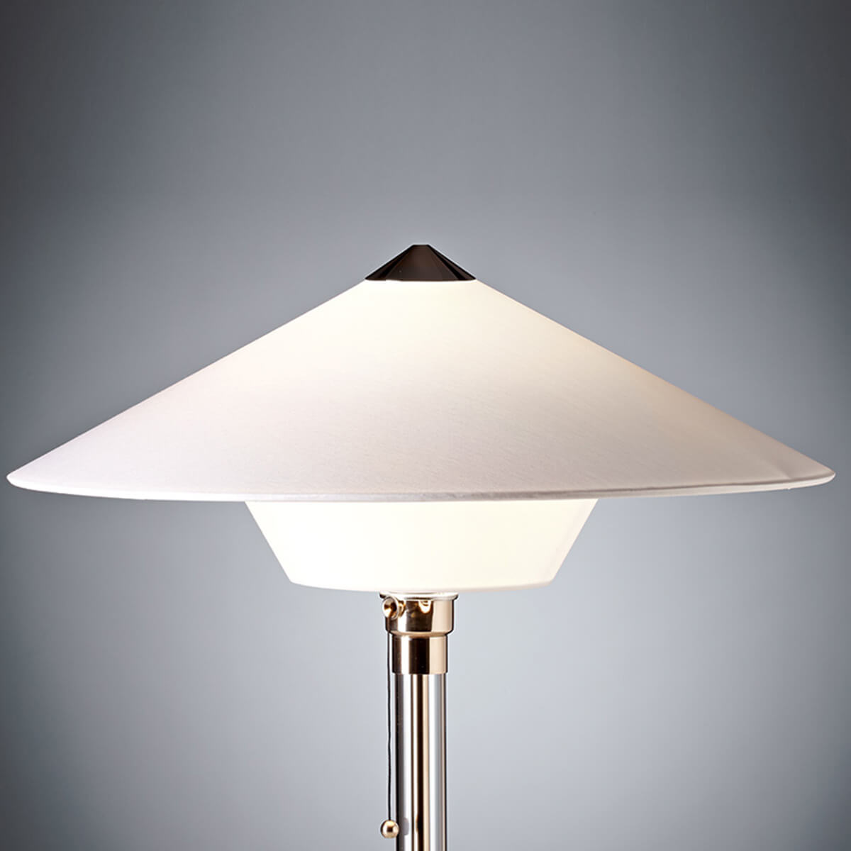 Tecnolumen Wagenfeld WG 27/28 Tischleuchte, WG 28: Kartonschirm, Unterschirm konisch