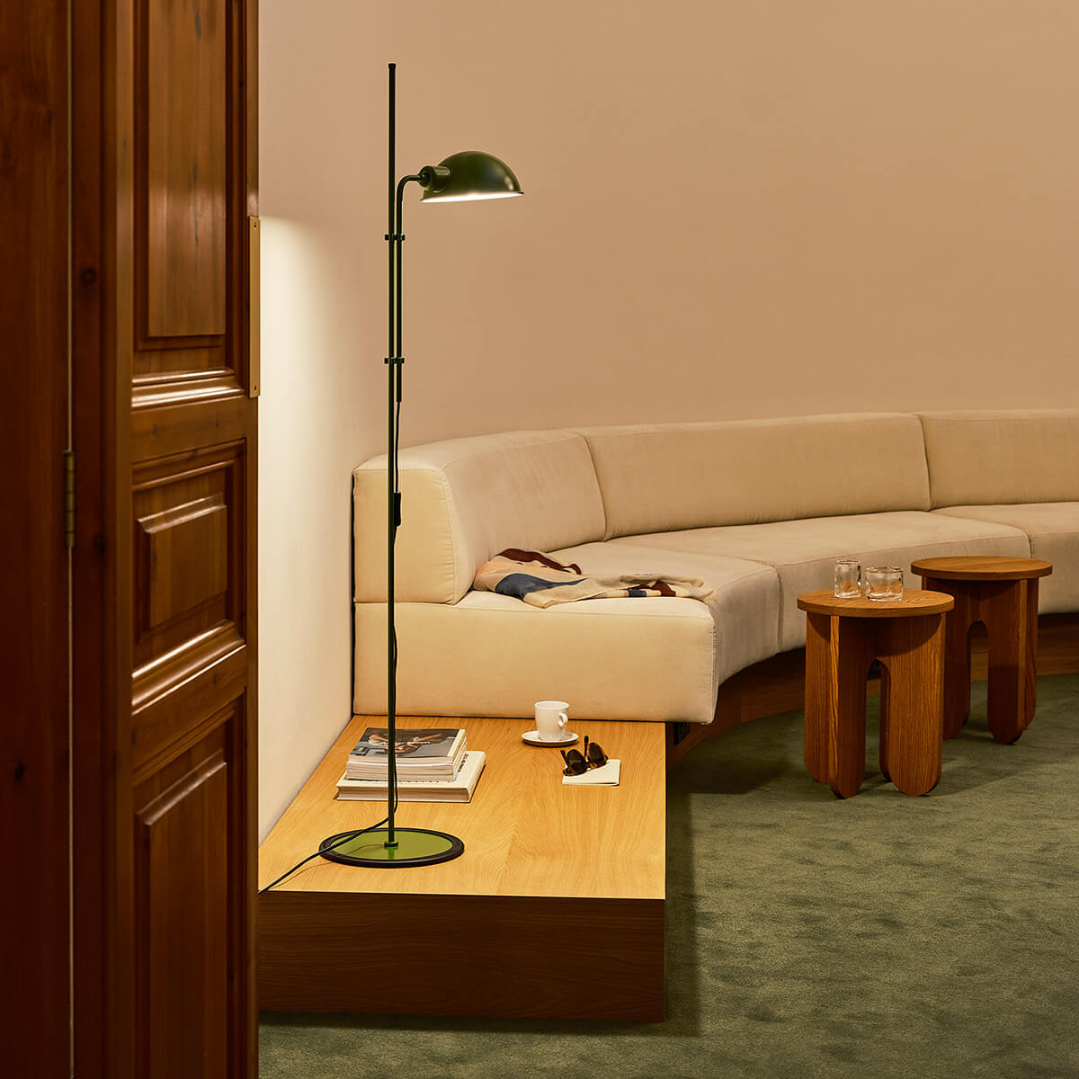 Marset Funiculí Stehleuchte, grün