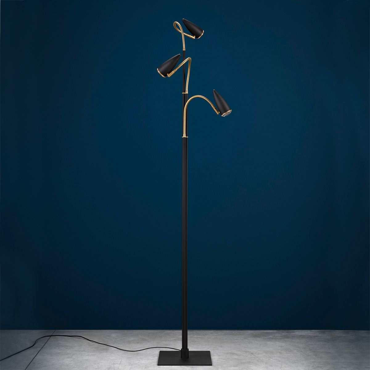 Catellani & Smith CicloItalia Flex F3 Stehleuchte, schwarz / Messing (ausgeschaltet) (Foto: Nava-Rapacchietta)