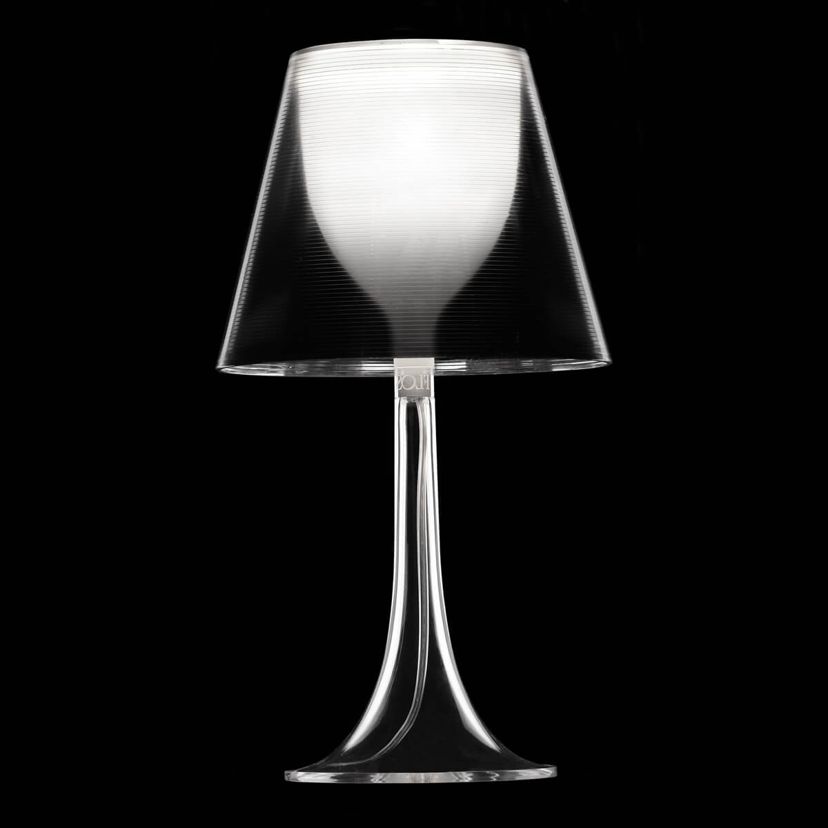 Flos Miss K Tischleuchte, Alu-beschichtet Silber (eingeschaltet)