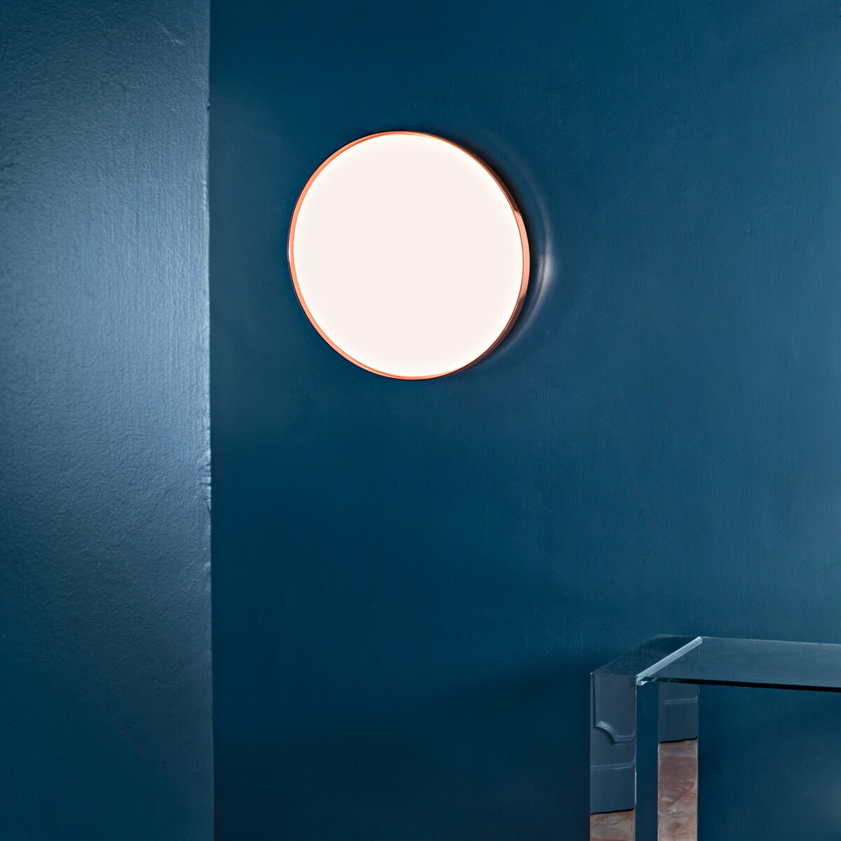 Flos Clara LED Wand- / Deckenleuchte, weiß, mit Dekorring Kupfer