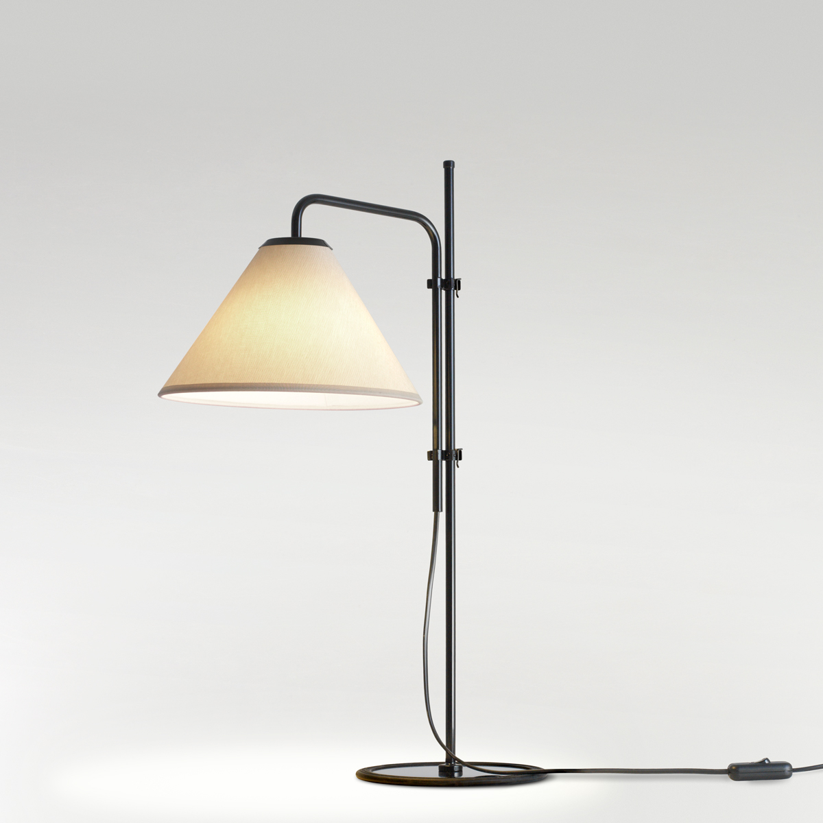 Marset Funiculí S Fabric Tischleuchte, schwarz, Schirm: sand