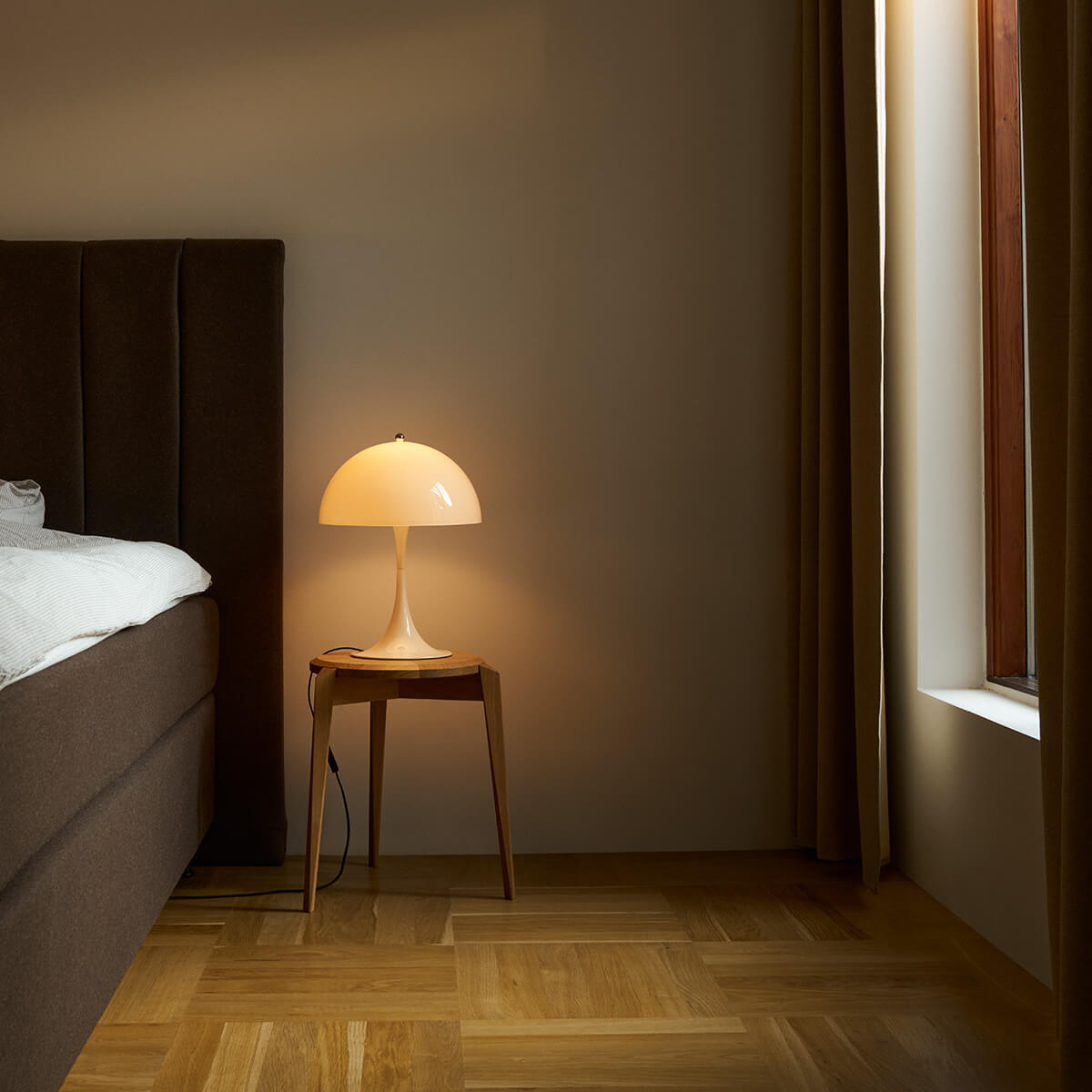 Panthella 320 Tischleuchte