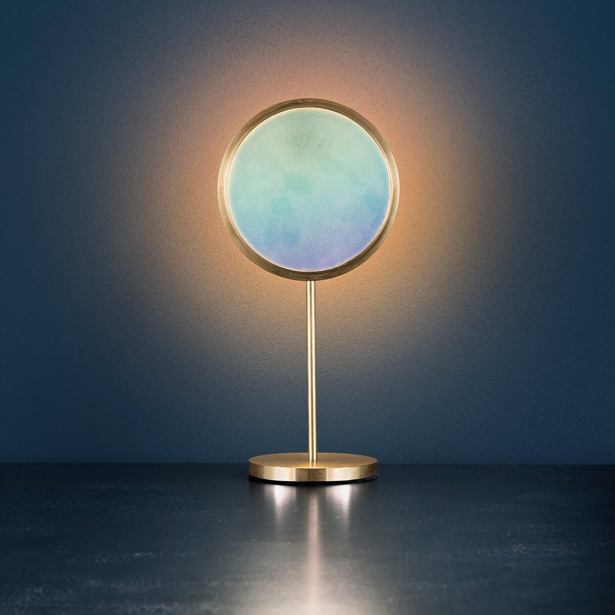 Catellani & Smith Talismano LED Tischleuchte, Messing (eingeschaltet) (Foto: Nava-Rapacchietta)