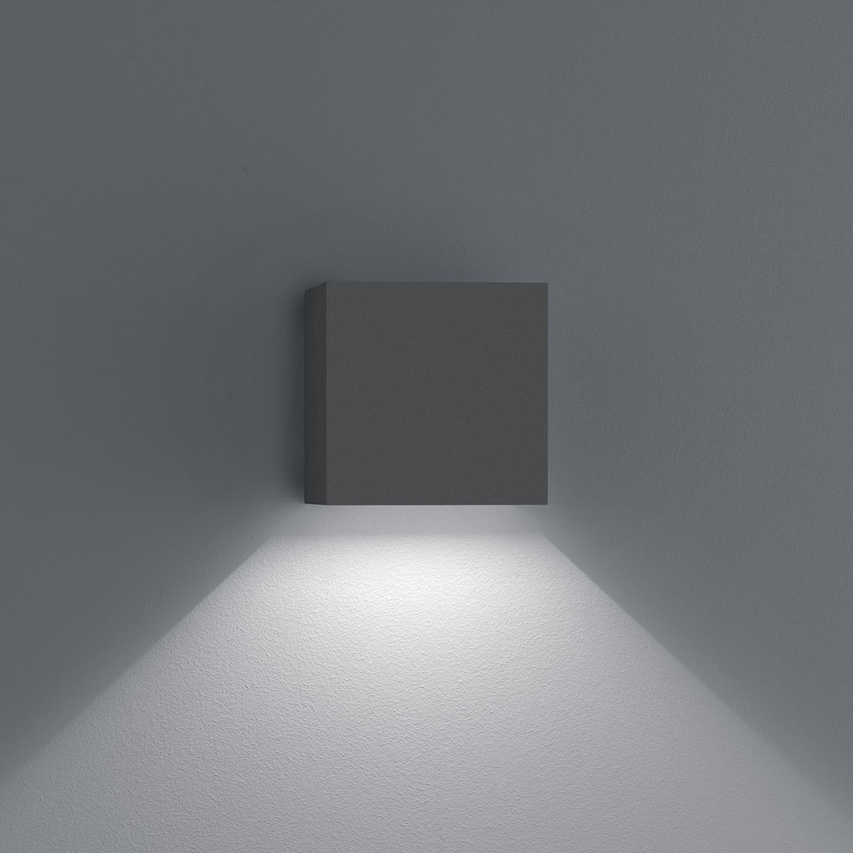 Helestra Siri 44 - L LED Außenwandleuchte, graphit