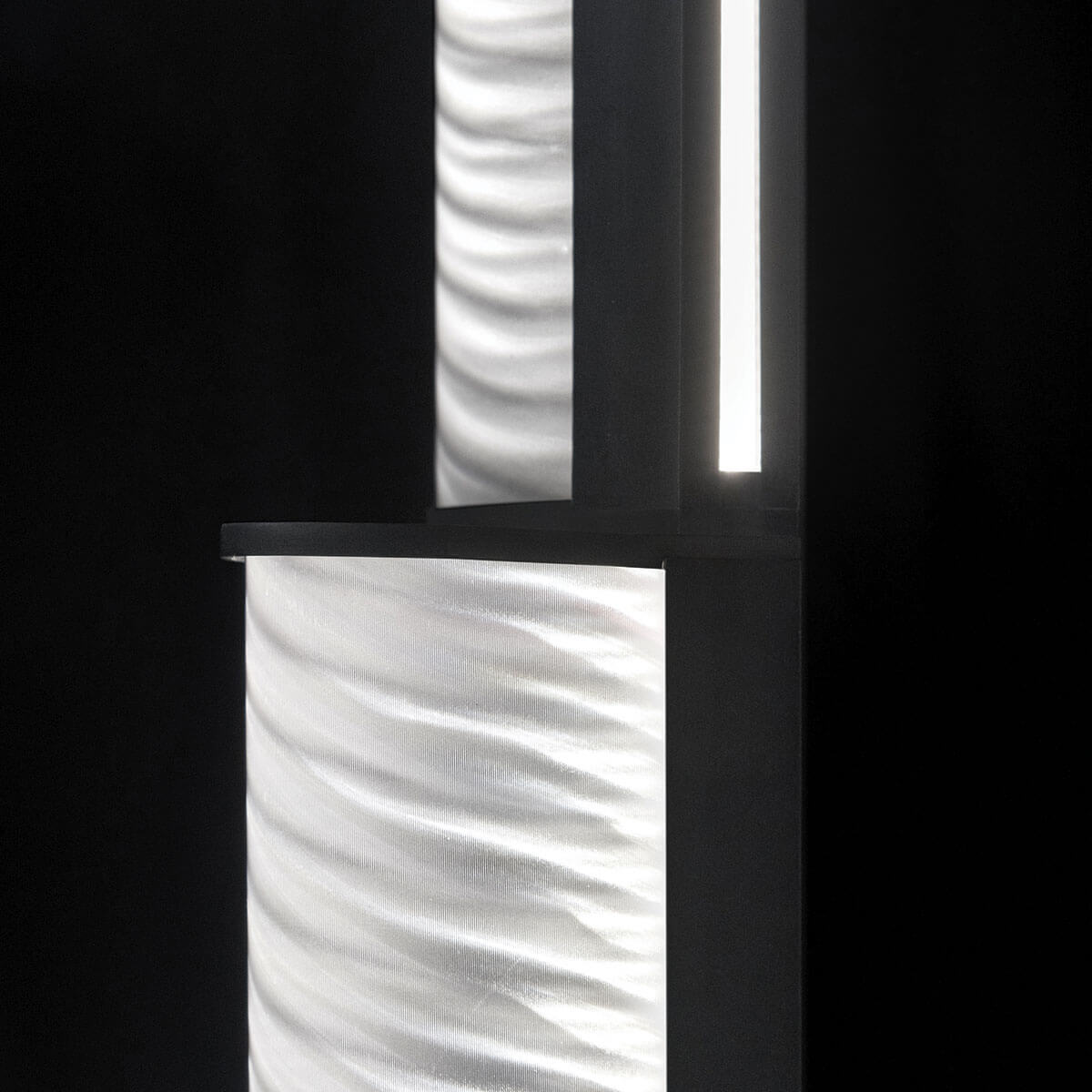 Slamp Modula Twisted LED Floor, schwarz / Plissé
