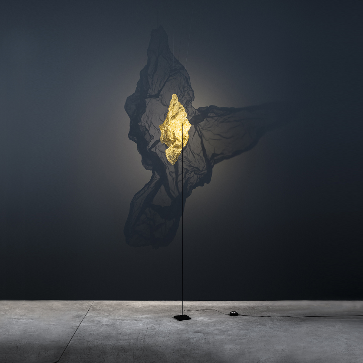 Catellani & Smith Shadow LED Stehleuchte, Messing