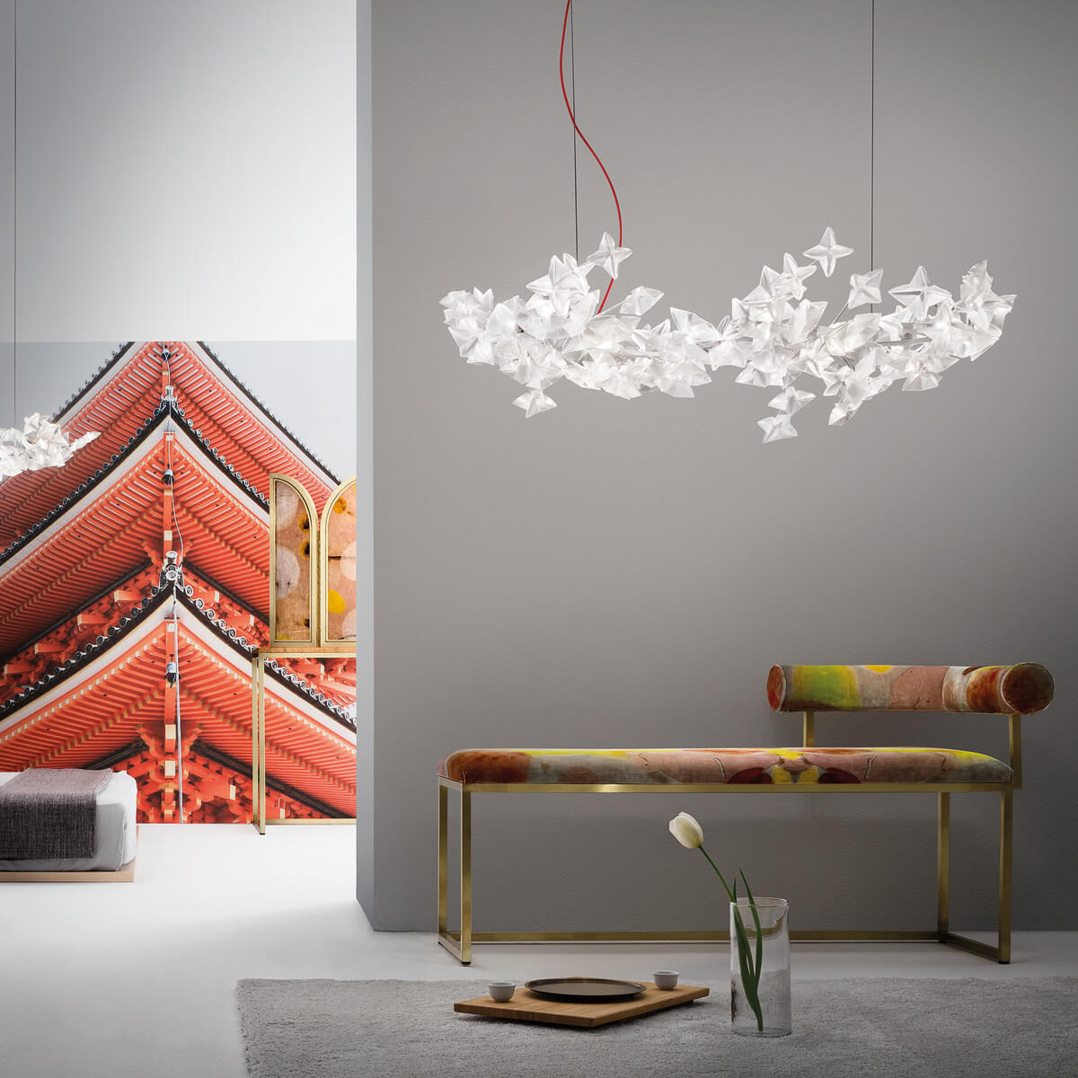 223-slamp-hanami-suspension-large-han78sos00g3le000-prisma-red-wire-ambiente2-1200x1200 Slamp Hanami Suspension Large, prisma, Textilkabel: rot