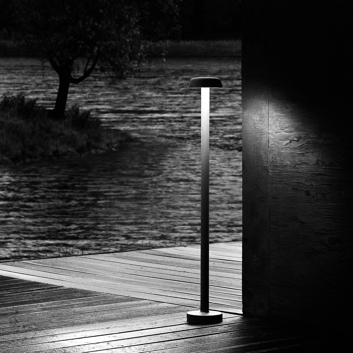 Belvedere Clove 2 LED bollard light, 2700 K