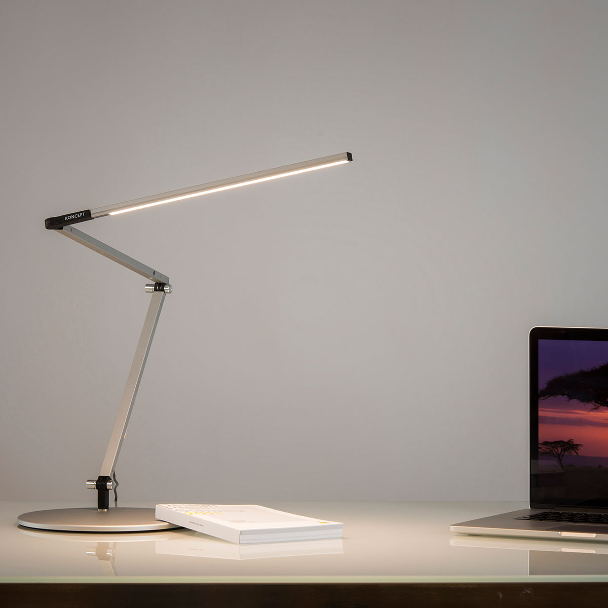 koncept Z-Bar Slim Tischleuchte, Silber
