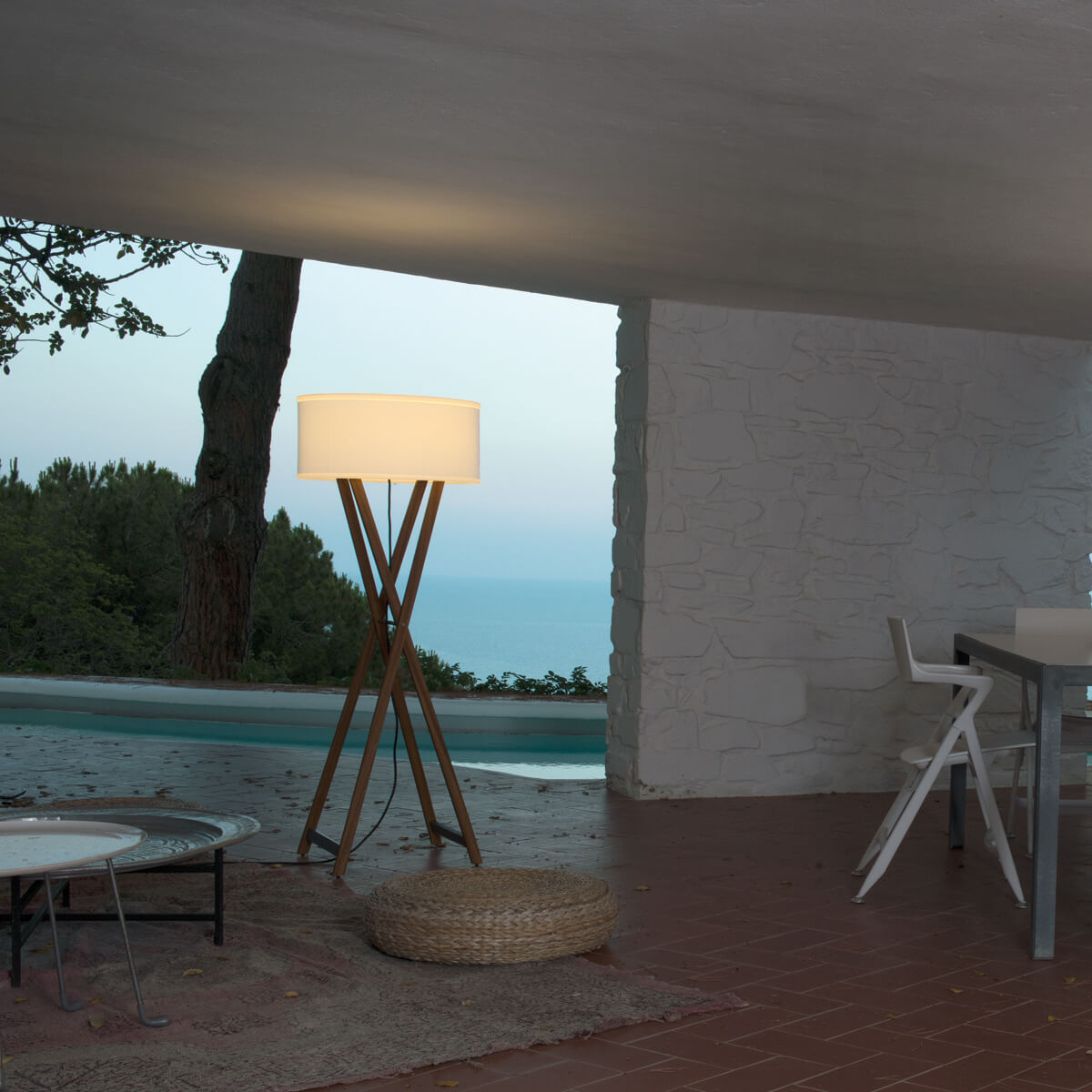 Marset Cala 140 IP65 Stehleuchte, Iroko, Schirm: braun