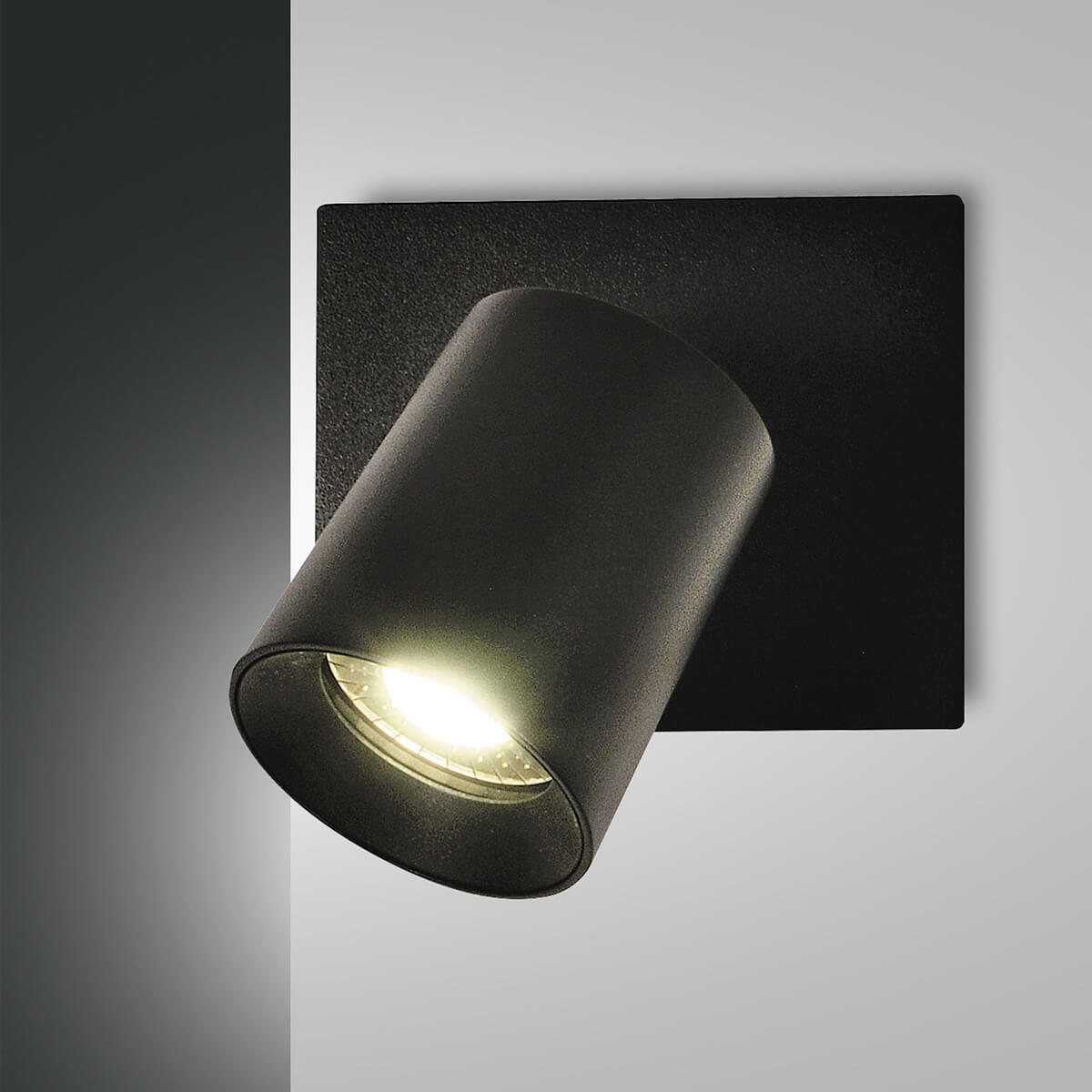 Fabas Luce Modo Wandstrahler, schwarz (eingeschaltet)