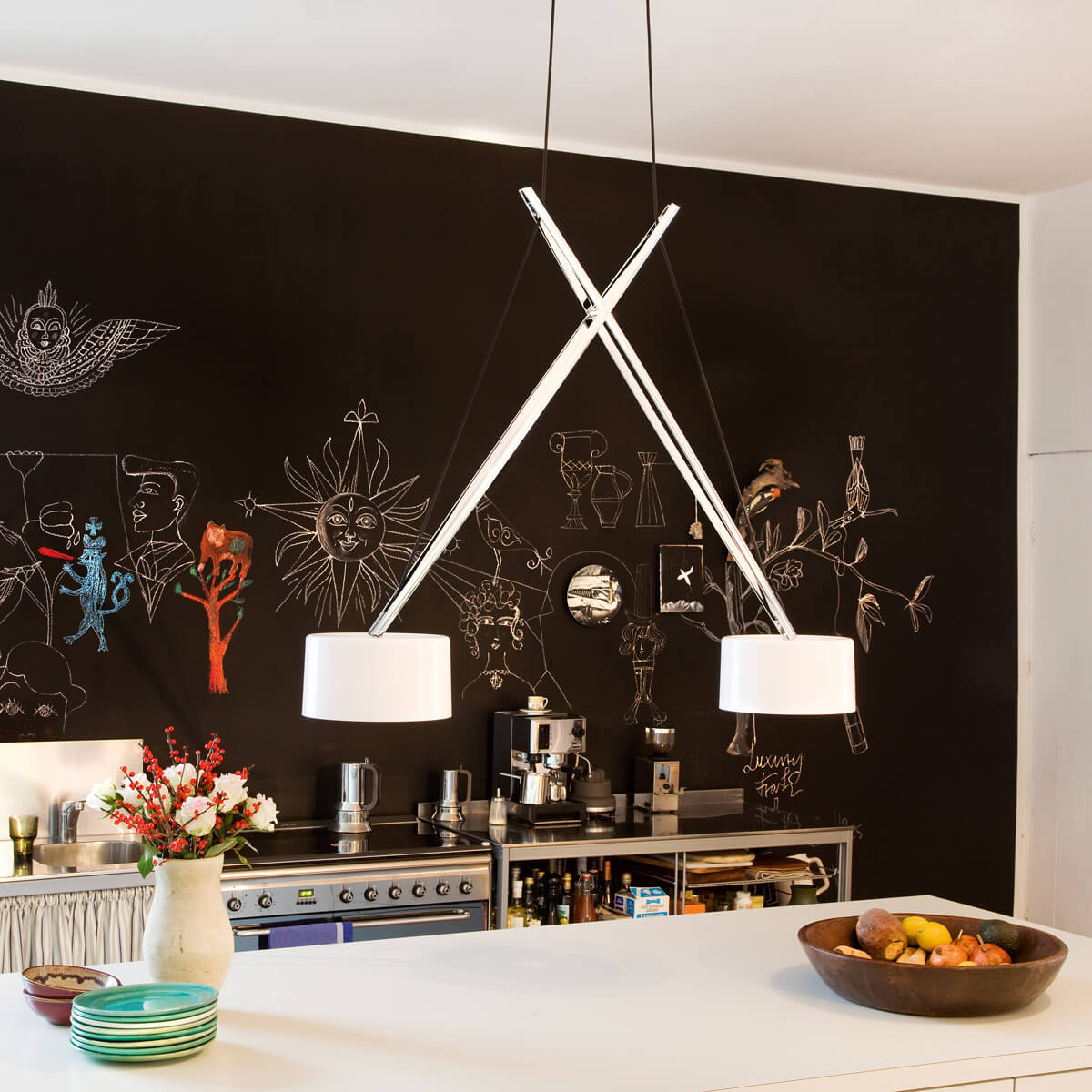Serien.lighting Twin Suspension, Chrom, Schirme: Acrylglas (©Ingmar Kurth)