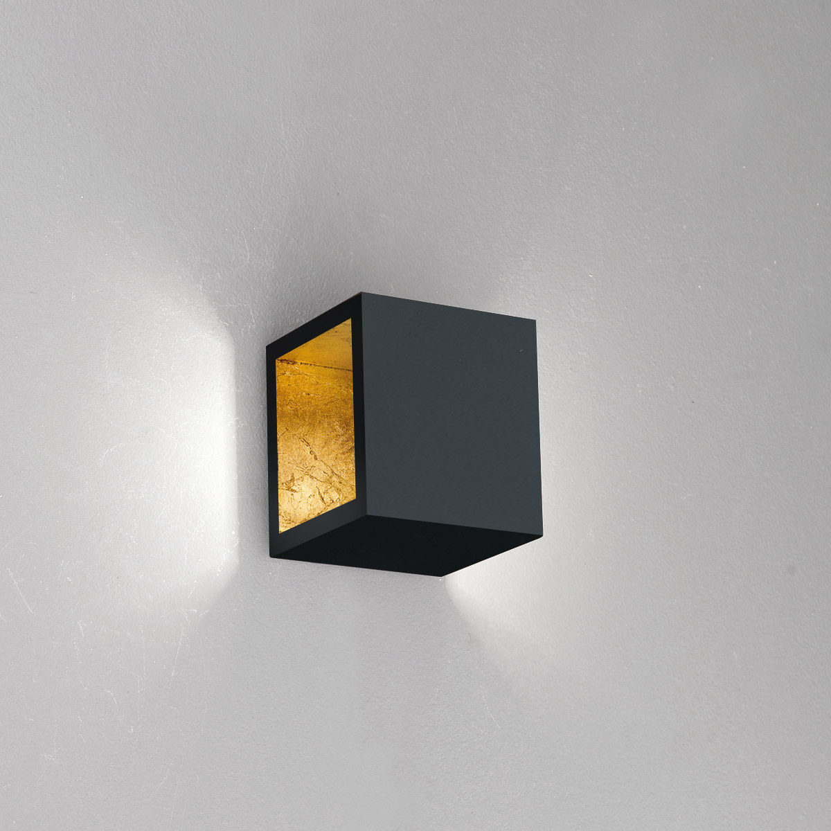 Cubo LED Wand- / Deckenleuchte