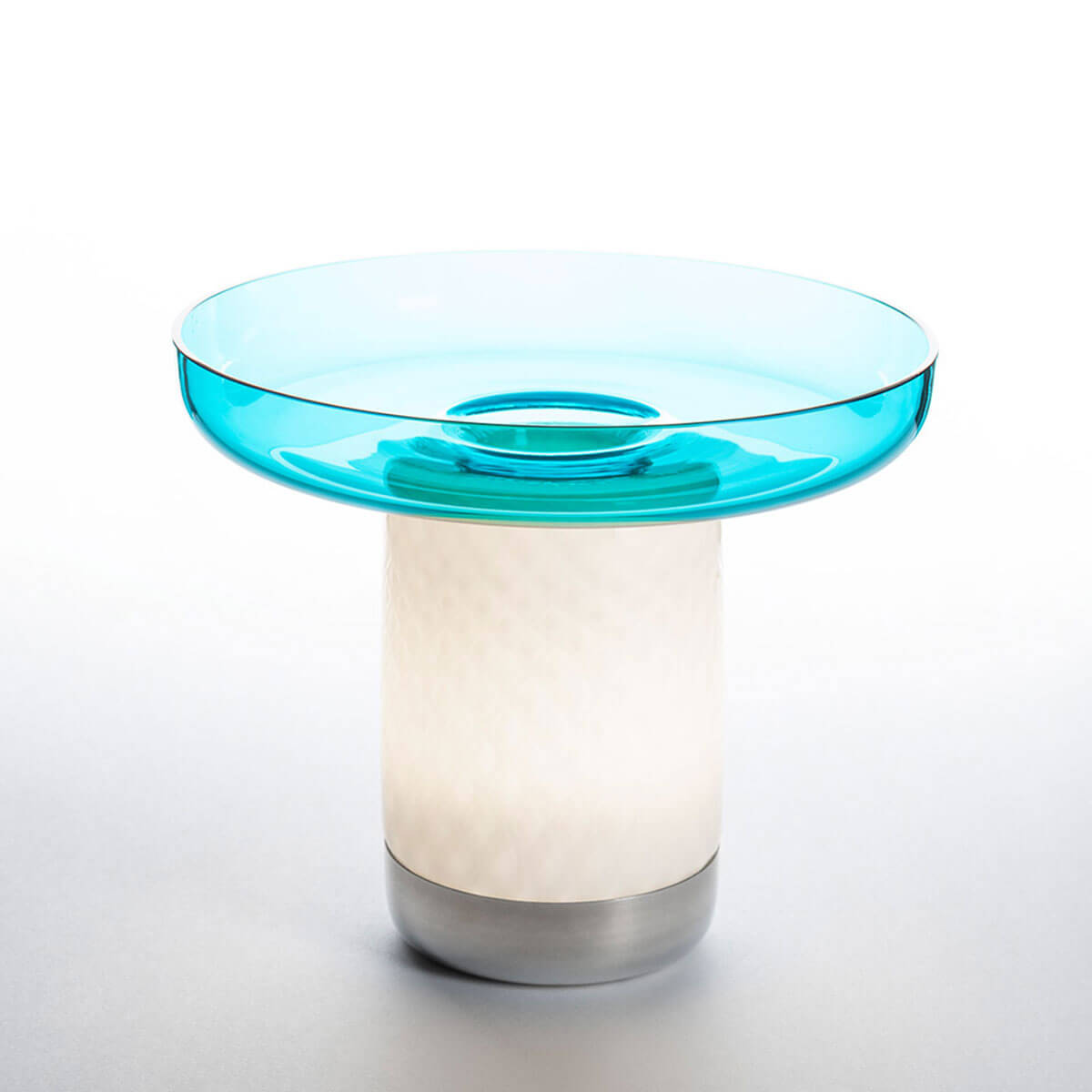 Artemide Bontà Portable LED Akkuleuchte, inkl. Teller, Glas: türkis
