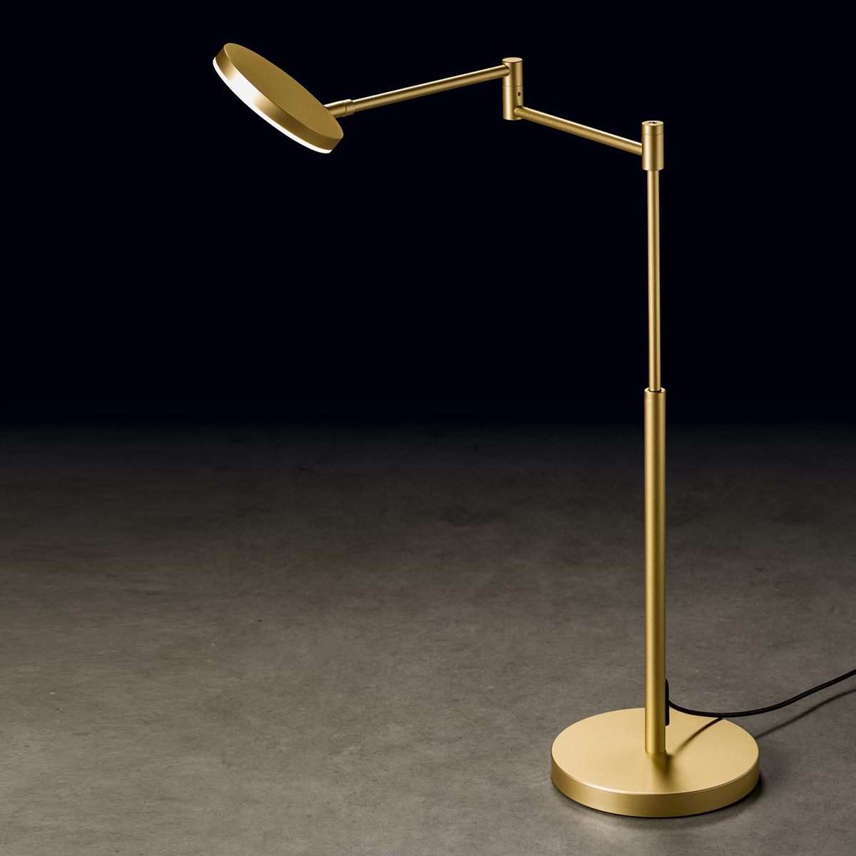 Holtkötter Plano T LED Tischleuchte, Eloxal Messing