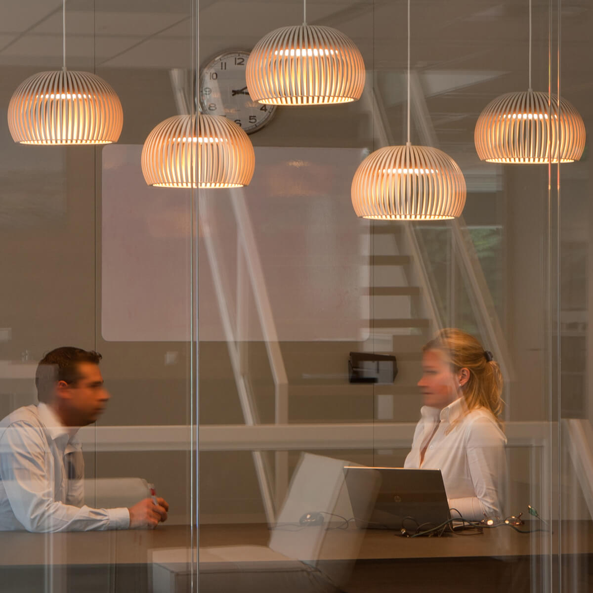 Secto Design Atto 5000 Pendelleuchte, Birke natur, Kabel: weiß