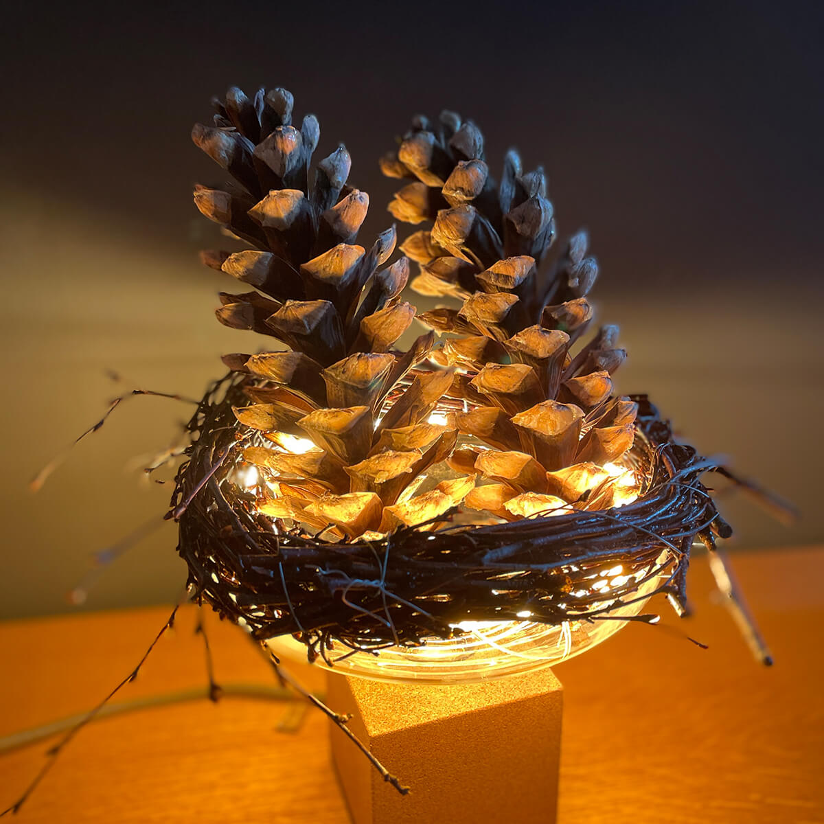 Segula LED Floating Reflektor R200 smokey grau E27, 6 W, 1900 K, dimmbar, Ø: 20 cm (Dekoration nicht inbegriffen)