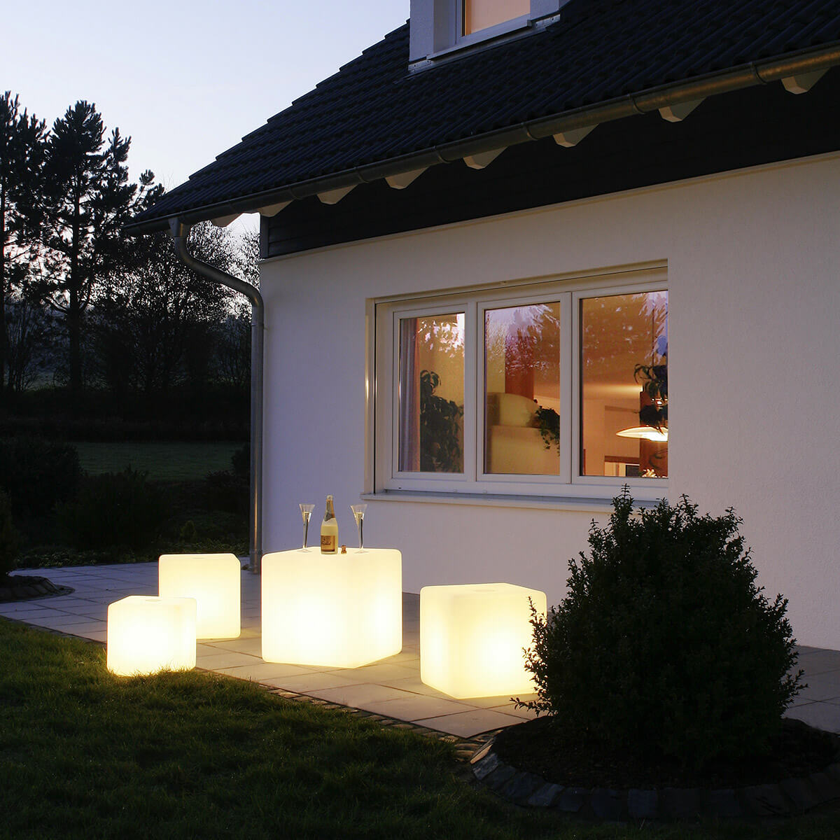 Epstein-Design Würfel LED Außenleuchten, weiß