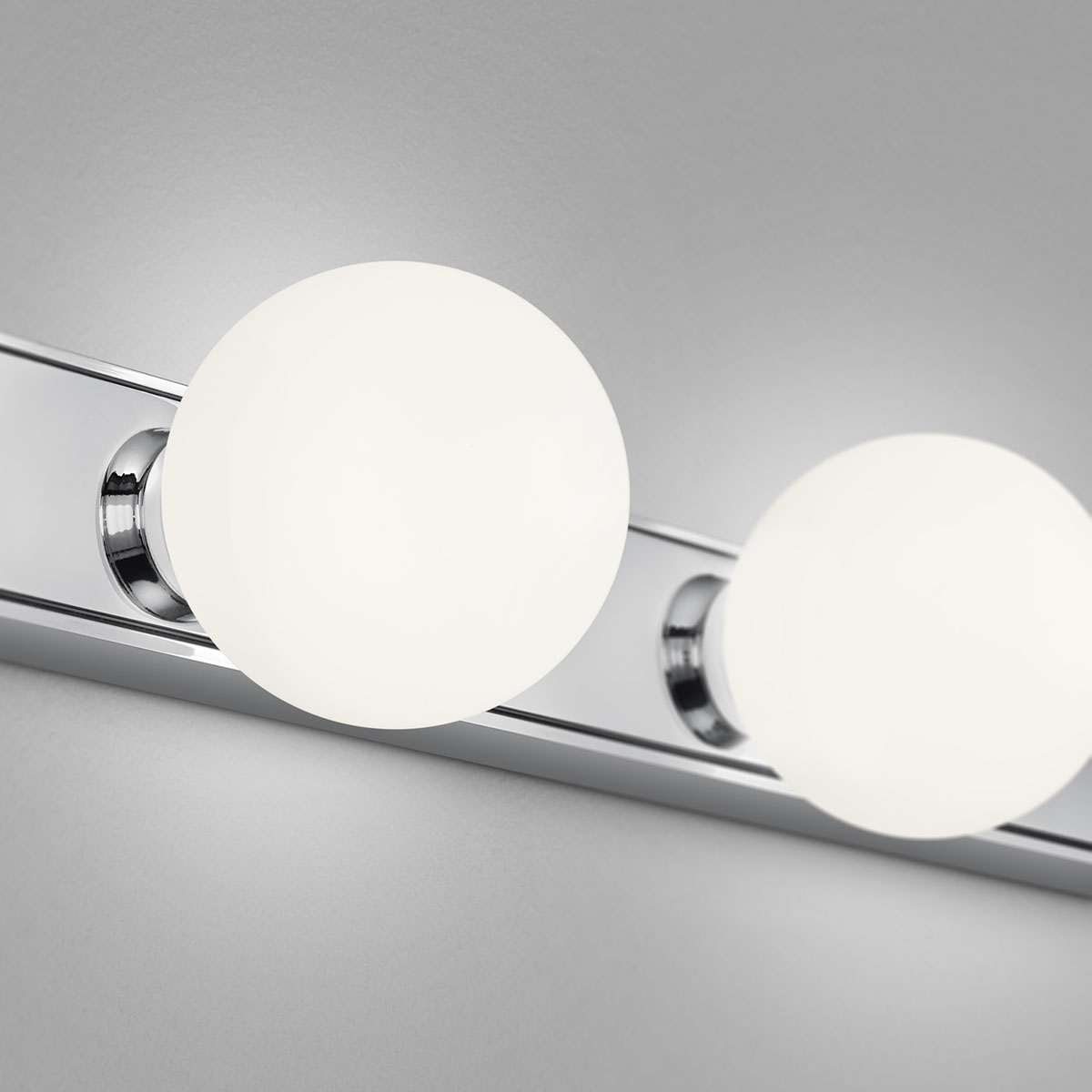 Helestra Lis LED Wand- / Spiegelleuchte, Chrom