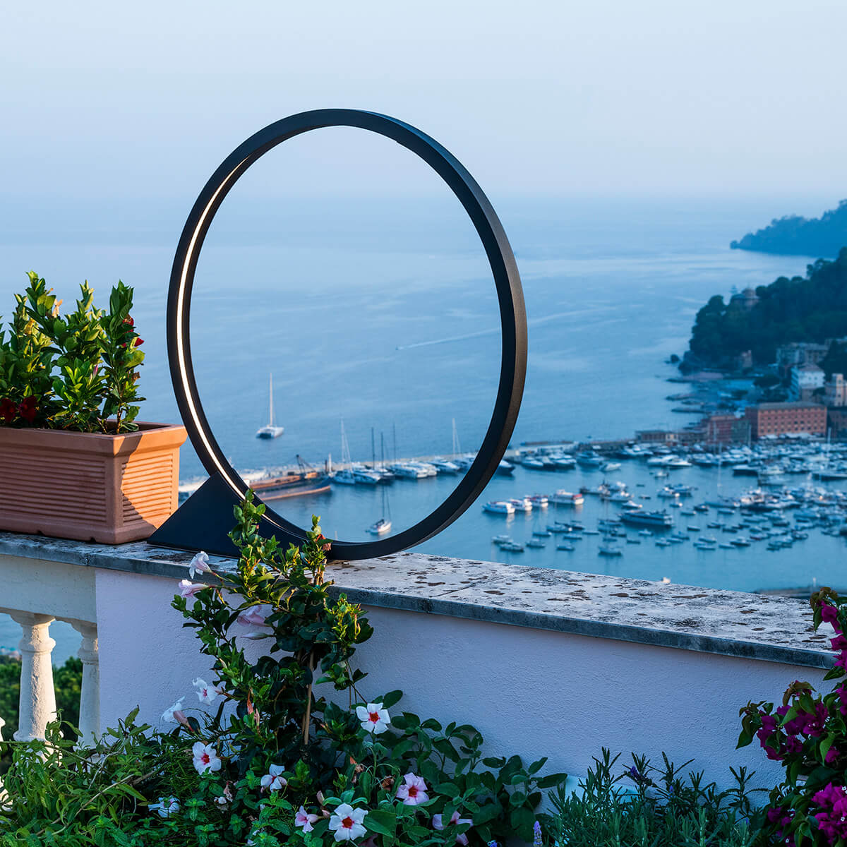 Artemide Outdoor "O" Outdoor LED Terra, schwarz