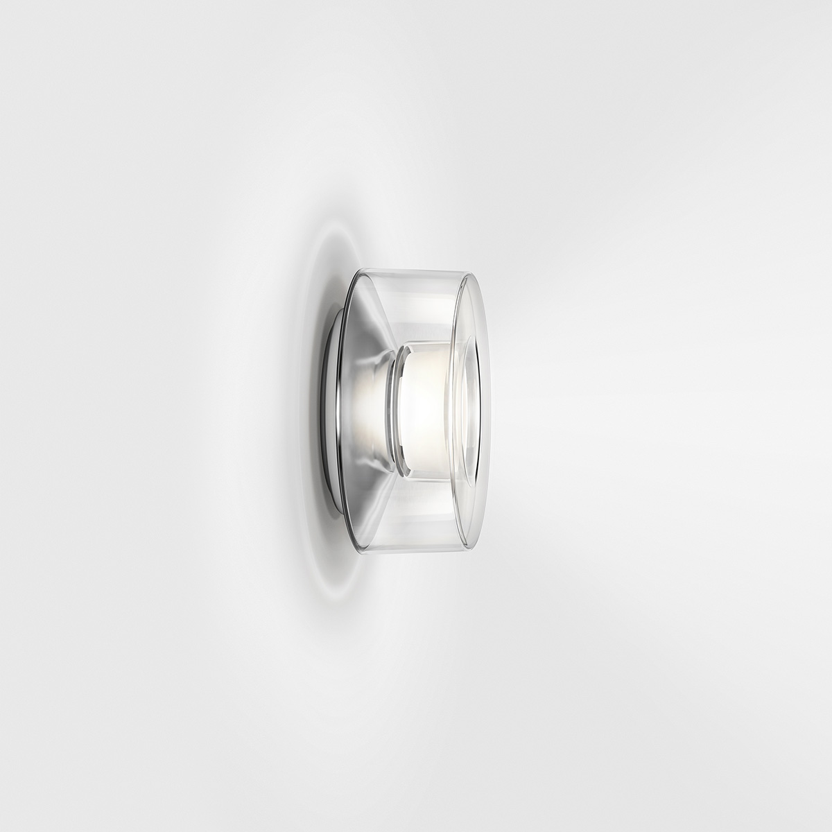 Serien.lighting Curling Wall S LED Wandleuchte, Acryl klar (©serien.lighting)