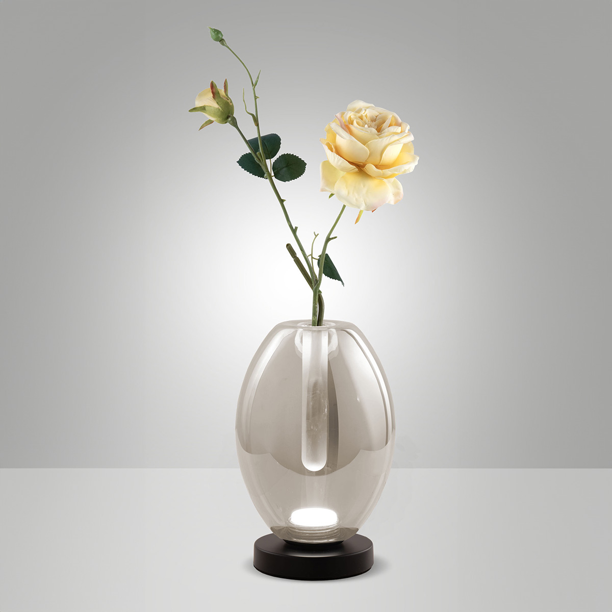 Tully LED Tischleuchte & Vase