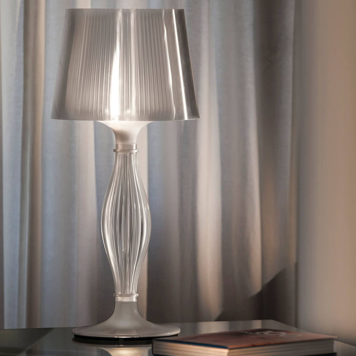 Slamp Liza Table, prisma (transparent)