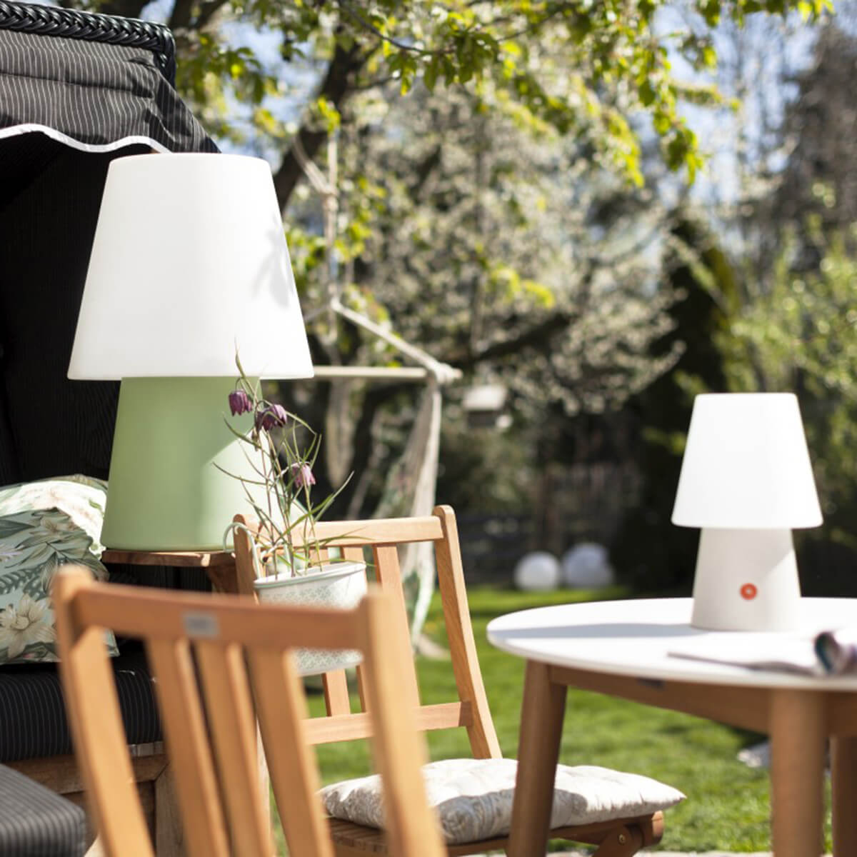 8 seasons design No. 1 LED Solar-Tischleuchte, mint