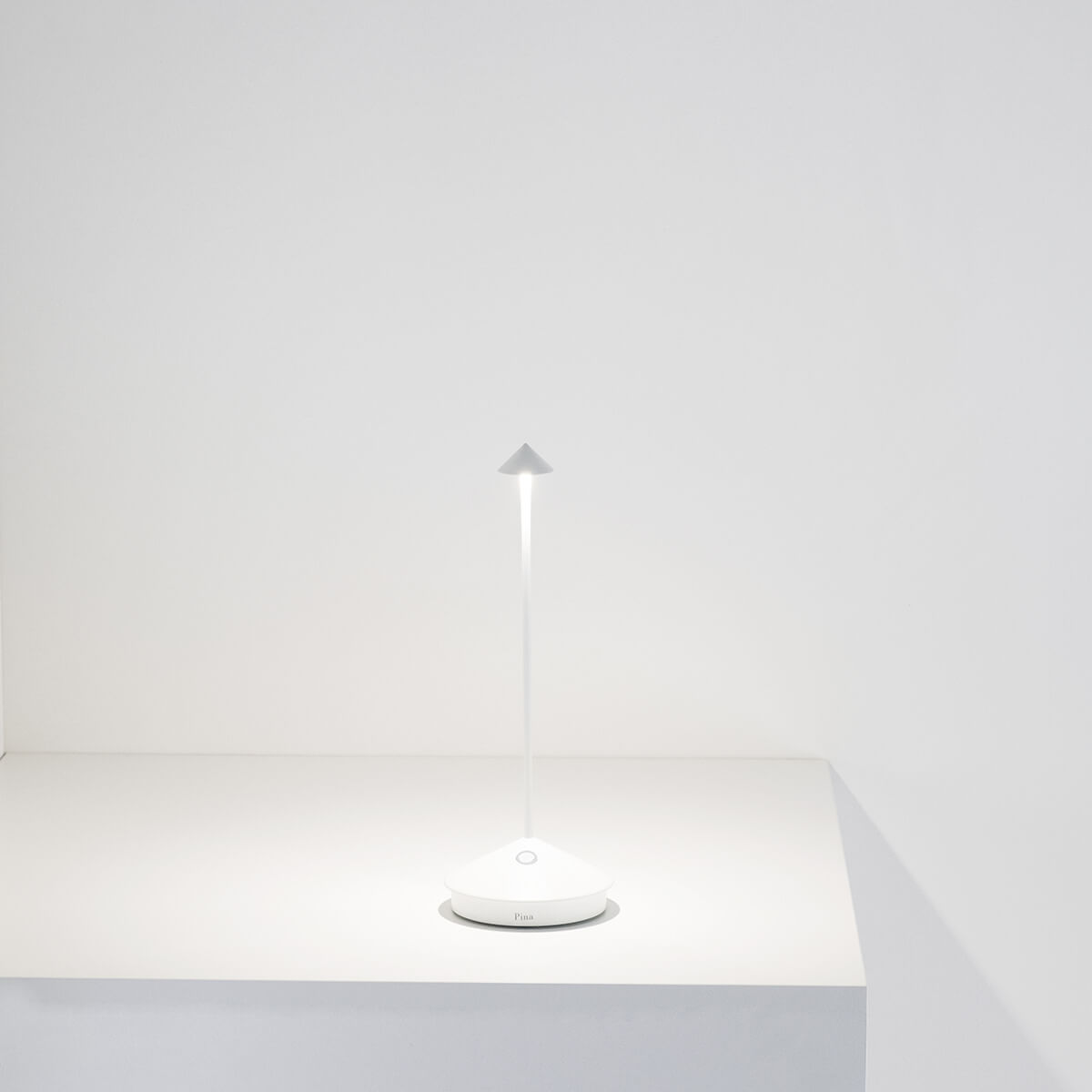 Zafferano AiLati Pina Pro LED Akkuleuchte, weiß