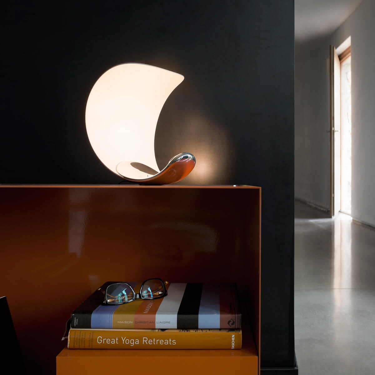 Luceplan Curl LED Tavolo, weiß / Chrom