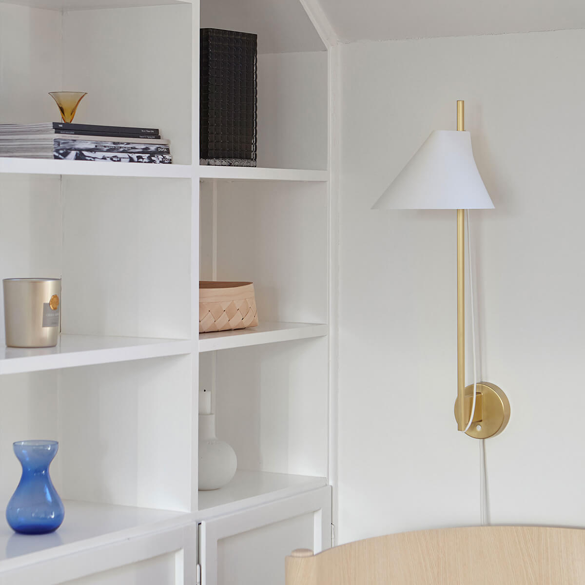 Louis Poulsen Yuh Brass LED Wandleuchte, Messing / weiß