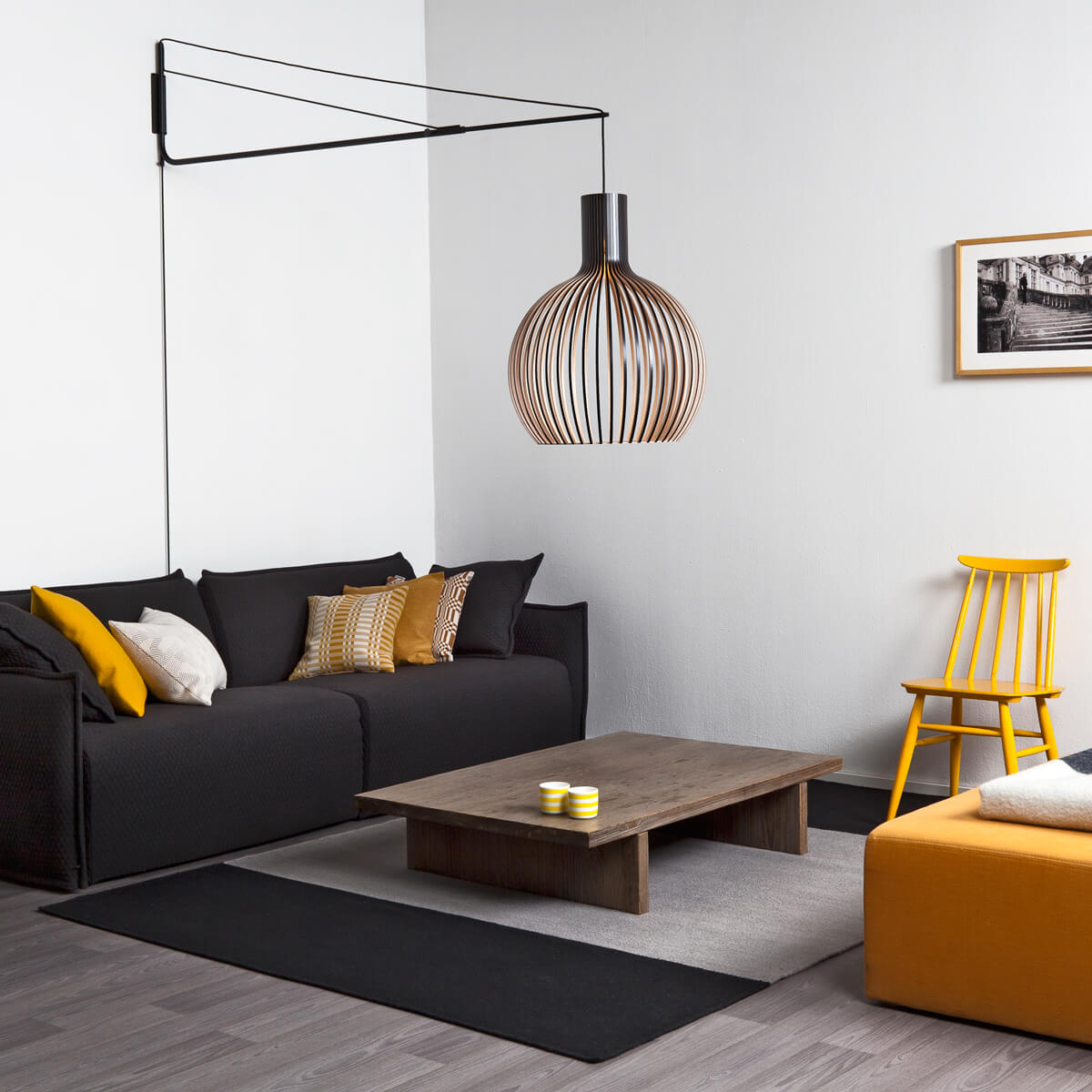 Secto Design Varsi 1000 Wandleuchte mit Octo 4240, schwarz, Schirm: schwarz laminiert