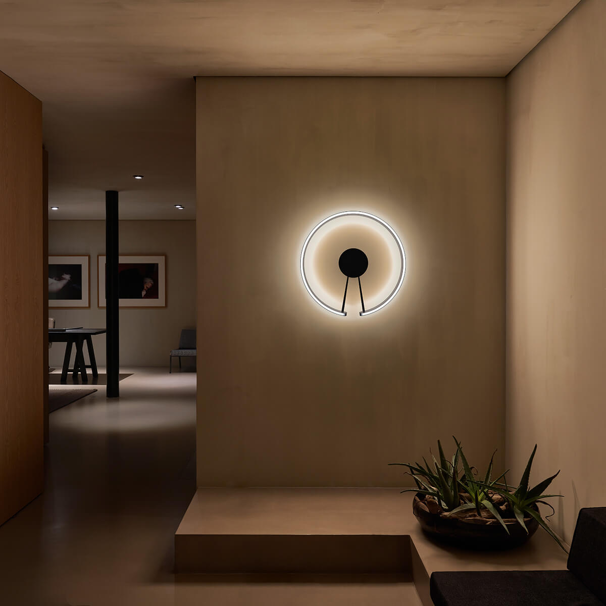 Occhio Mito aura 60 wide LED Wand- / Deckenleuchte, Base: schwarz matt, phantom