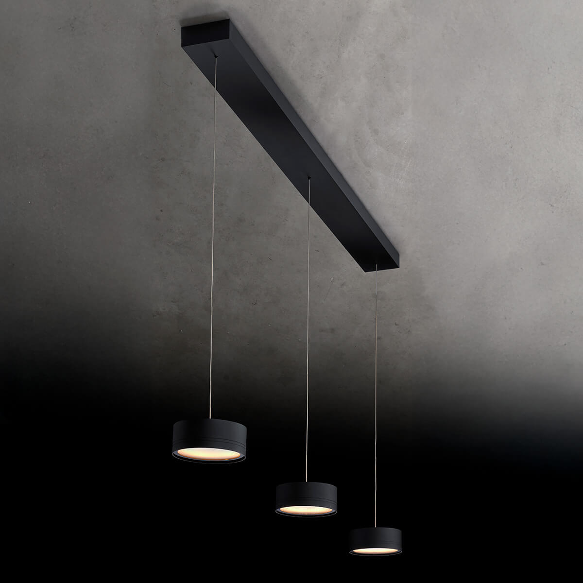 Holtkötter Favor LED Pendelleuchte, 3-flg., schwarz