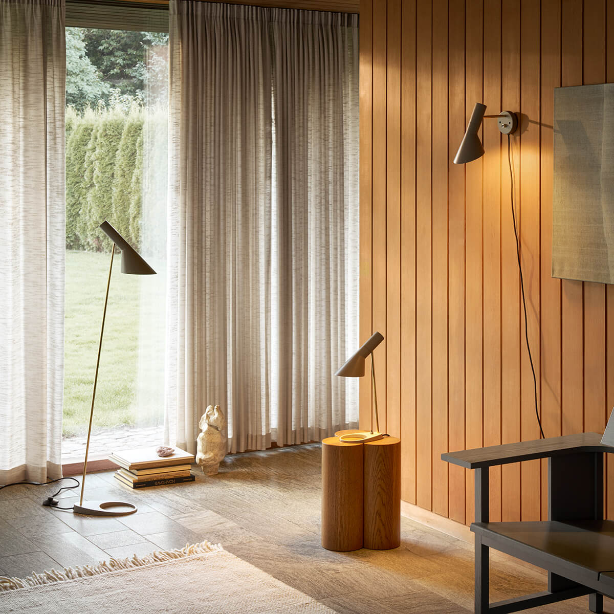 Louis Poulsen AJ Leuchtenkollektion, Warm grey / Messing