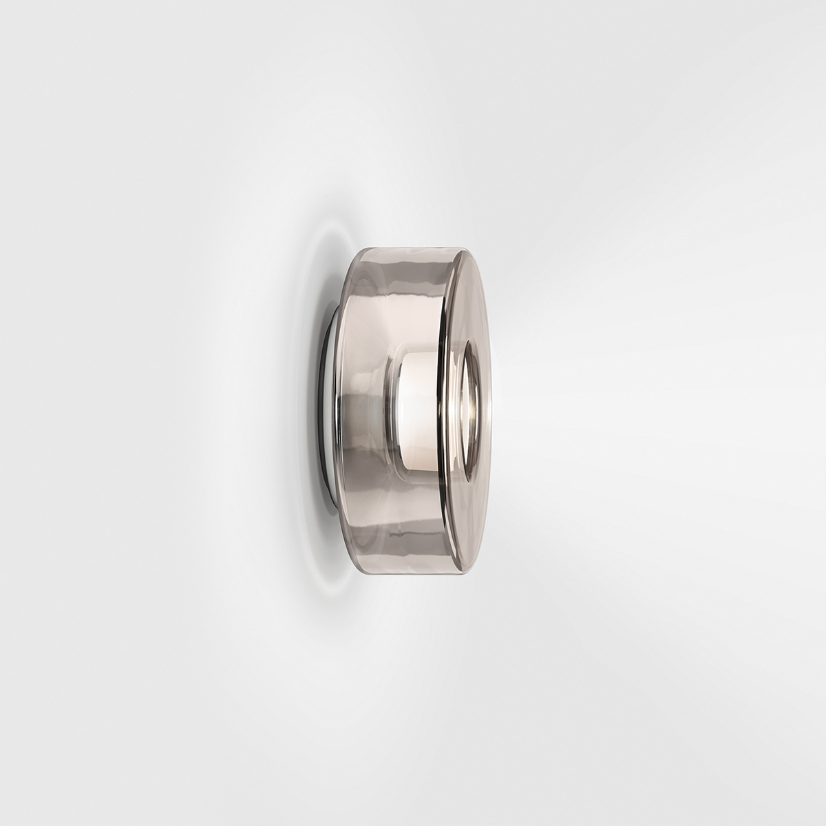 Serien.lighting Curling Wall S LED Wandleuchte, Glas neusilber (©serien.lighting)
