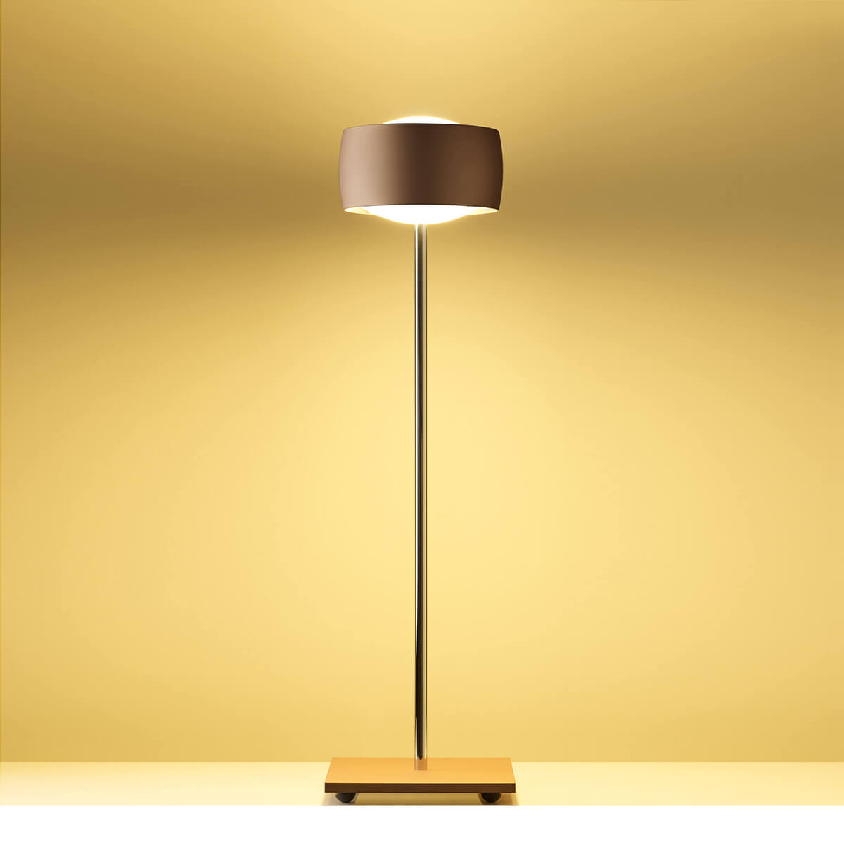 Oligo Grace LED Tischleuchte, Tunable White, Chrom / Brazilian brown