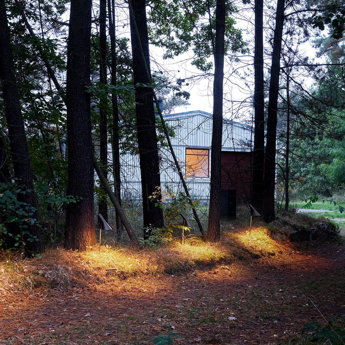 Louis Poulsen AJ Garden LED Pollerleuchte kurz, 2700 K, schwarz strukturiert