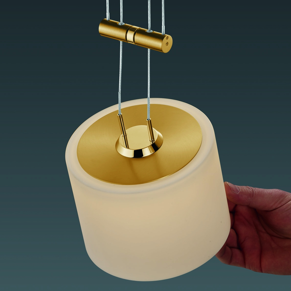 Bankamp Grazia LED Pendelleuchte, 3-flg., mit Rondell, Nickel matt / Chrom, Vertical-dim-Funktion