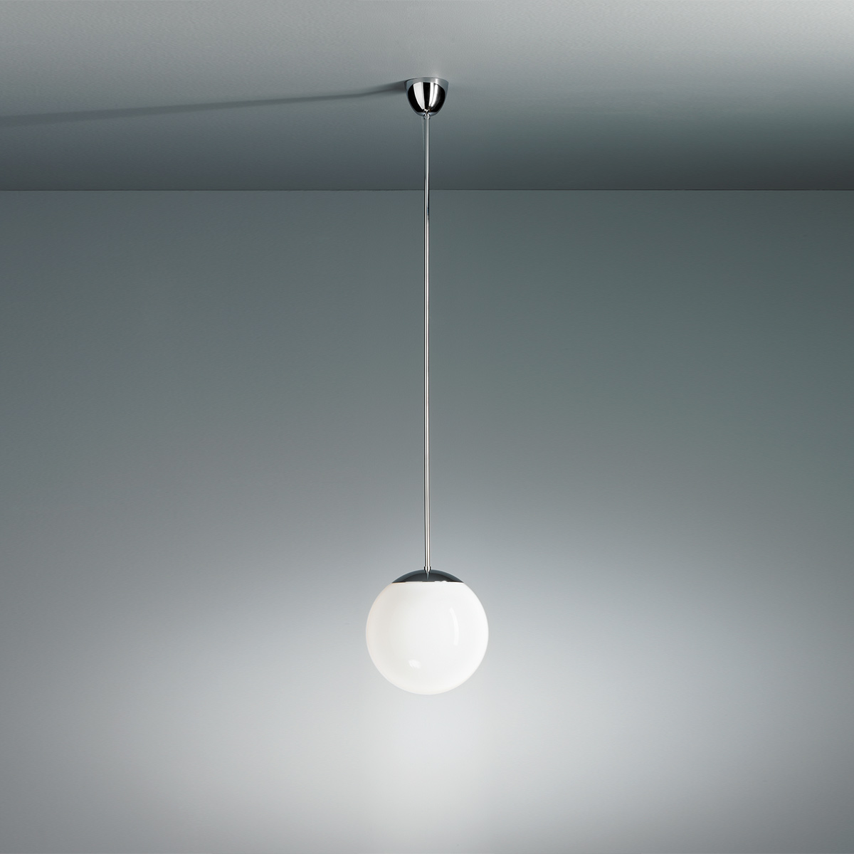 Tecnolumen HL 99 Pendelleuchte mit Opalkugel, Ø: 20 cm, Chrom glänzend