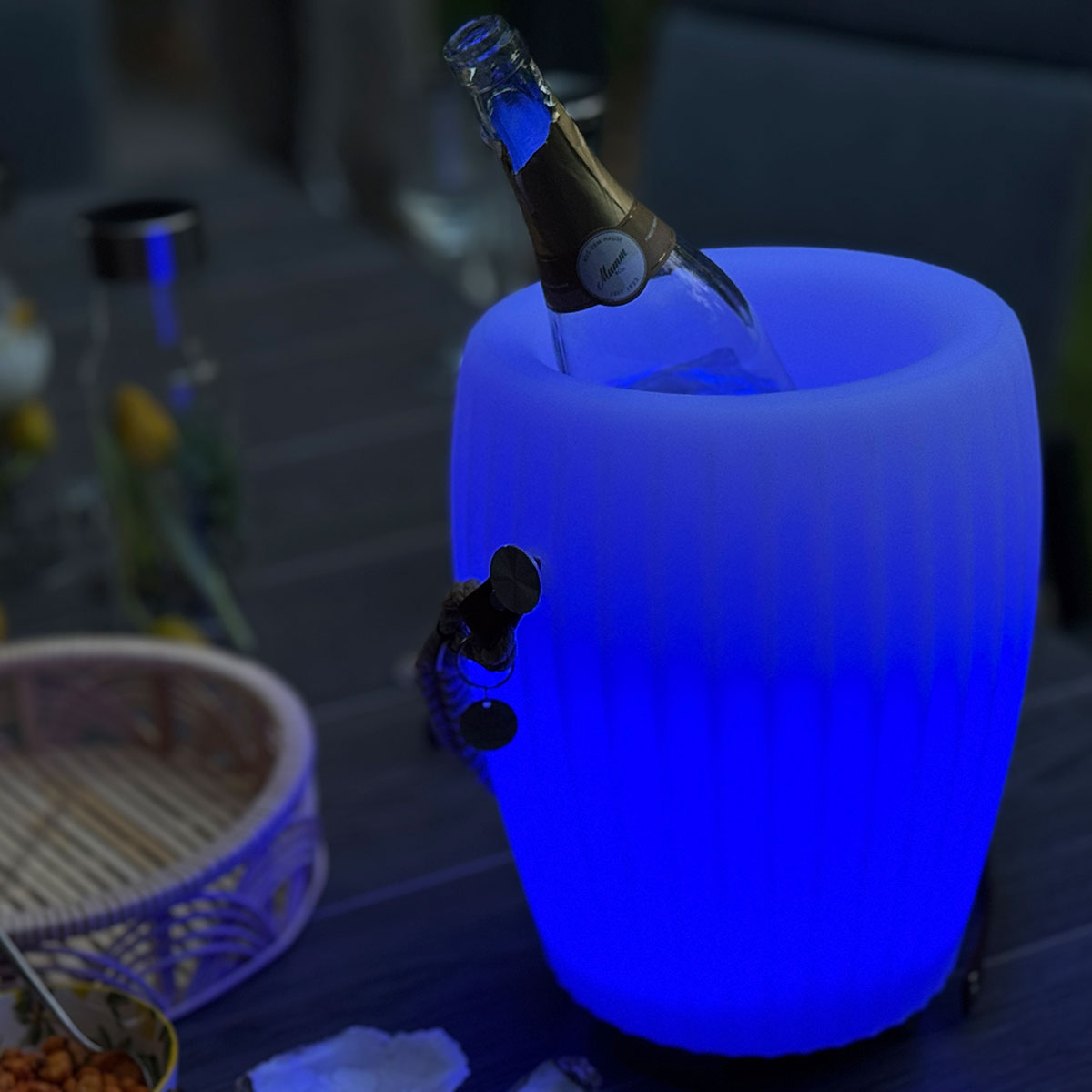 Joouls The Joouly Bowl M LED Akkuleuchte mit optionalem Tauwerkgriff, beige natur (©Leuchtenland.com)