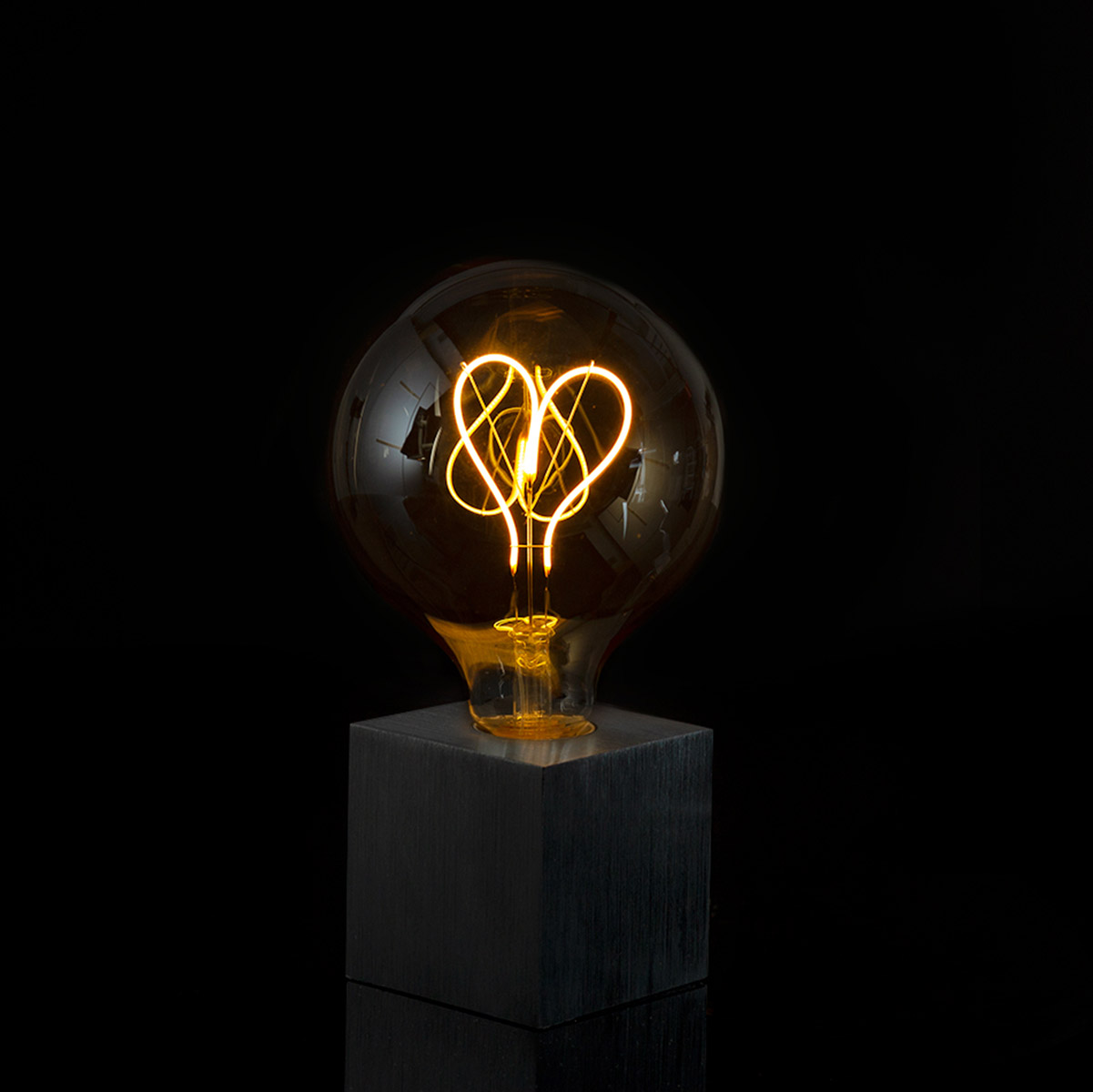 Sompex Cubic Tischleuchte schwarz, mit Motiv Leuchtmittel, Herz (©Leuchtenland.com)