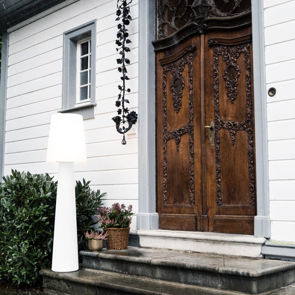 8 seasons design No. 1 LED Solarstehleuchte, weiß