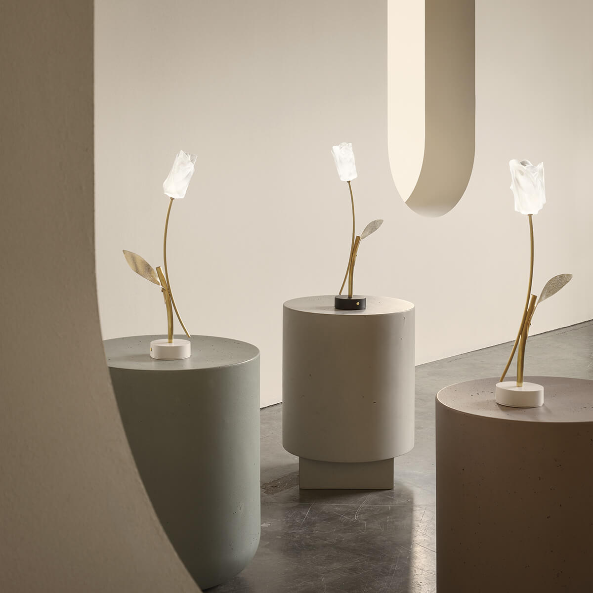 Slamp Tulip Battery LED Akkuleuchte, Messing / weiß und Messing / schwarz